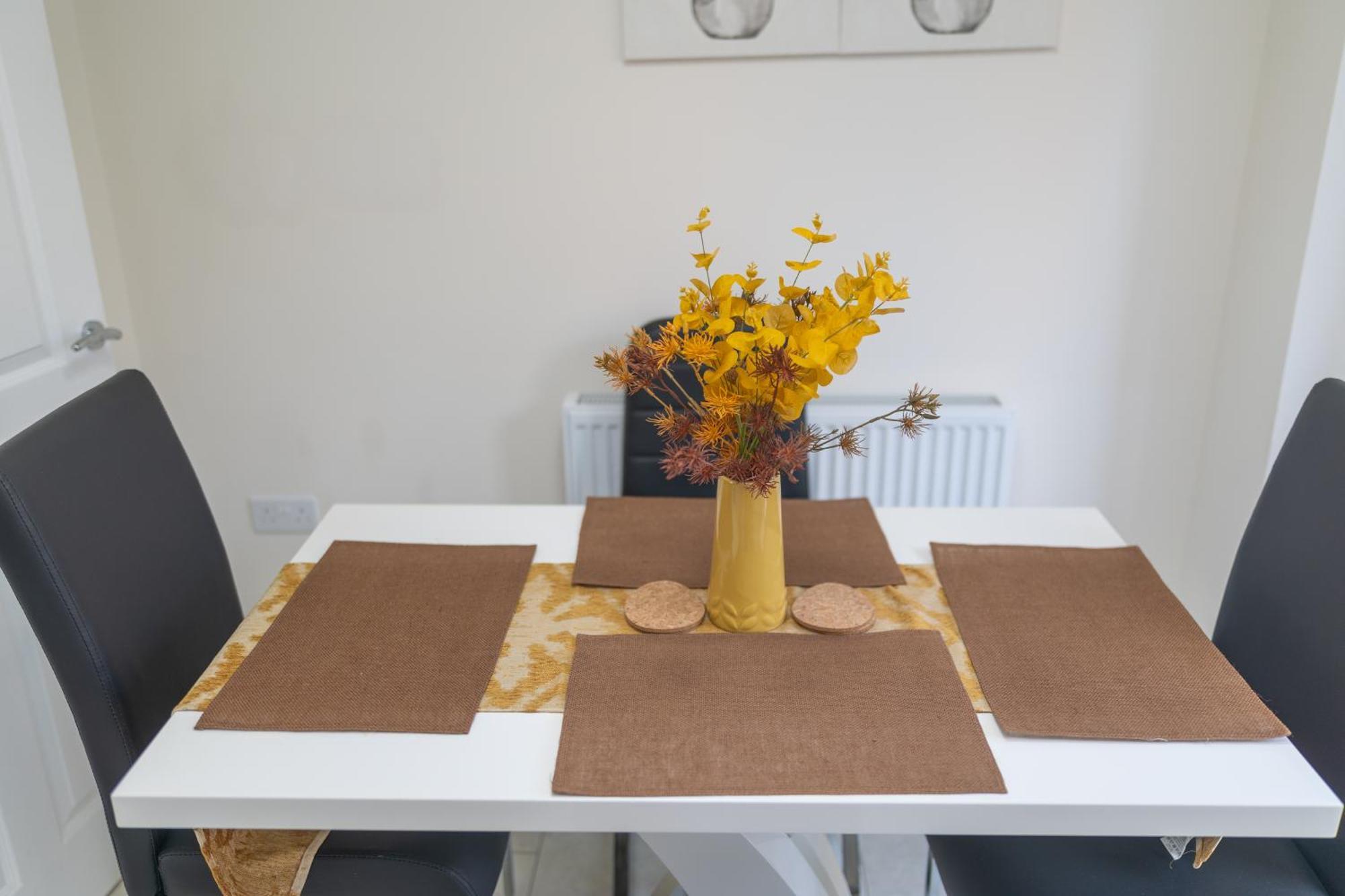 Home In Hugglescote - Long Stays Coalville Zewnętrze zdjęcie